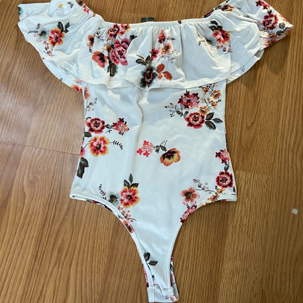 Rue 21 floral bodysuit